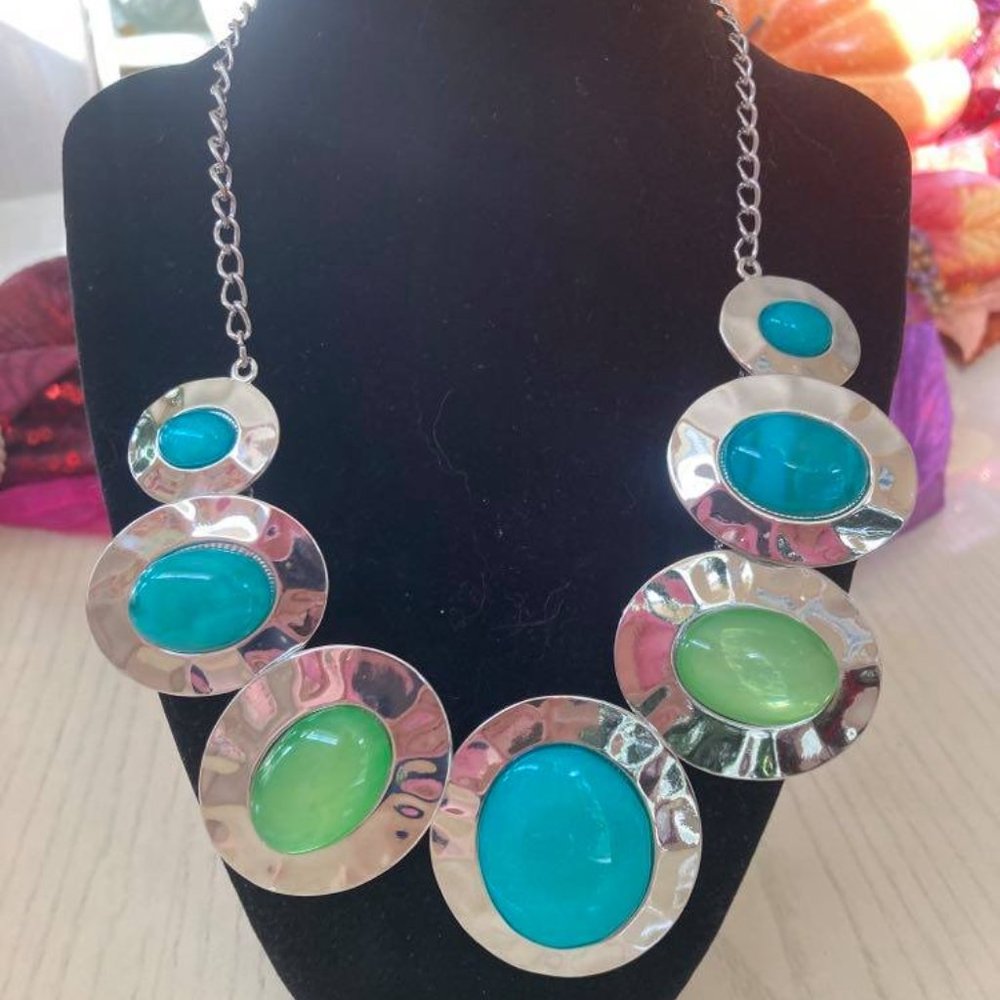 NWT Turquoise, green and silver necklace